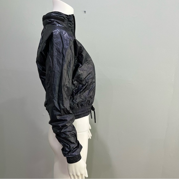 NWT UMBRO Windbreaker Light Jacket Hood Black Iridescent Crop Cropped - Picture 3 of 10
